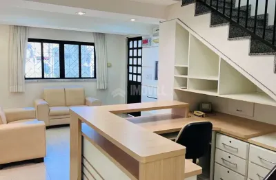 Edificação comercial excelente para clínicas - opção de adquirir mais um terreno em frente ao prédio.