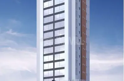 Apartamento novo com 03 suítes e 02 vagas de garagem no centro da cidade.