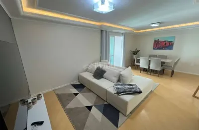 Apartamento refromado e mobiliado pronto para morar no coração da cidade.