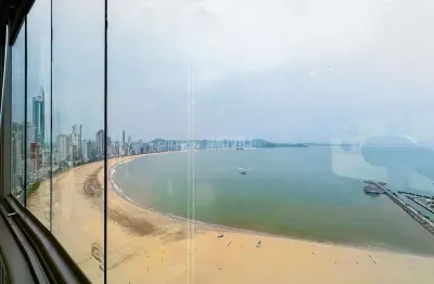 Apartamento alto padrão frente mar 04 suítes e lazer completo com vista cinematorgráfica da praia de balneário camboriú no ed baturité