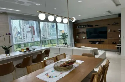 Lindo e amploa partamento finamente mobiliado pronto para morar no centro com 4 dormitórios