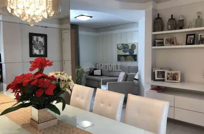 Lindo apartamento mobiliado, equipado e decorado com 03 dormitórios sendo 01 suíte com 02 vagas privativas no centro.