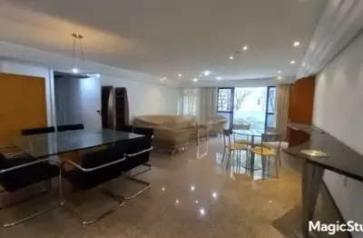 Apto mobiliado 02 suites 185m2 02 vagas ampla sala varanda no ed grand palais no meireles prox a beira mar