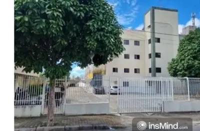 Apto 02 quartos 01 banheiro no centro aluguel 1.200 ja incluso condominio e iptu port 24 hs 01 vaga