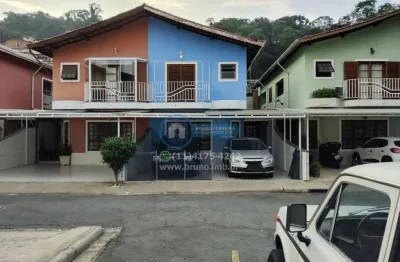 Excelente casa em condomínio fechado no horto florestal