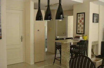 Vende-se apartamento com 2 quartos(1 suíte), 86m² e sacada - Mont'Serrat