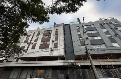 Apartamento semimobiliado à venda no bairro Santana, Porto Alegre