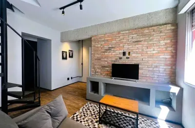 Cobertura 1 dormitório semi mobiliada com piscina e vaga no Bom Fim