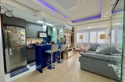 Apartamento de 2 dormitórios com 2 vagas e elevador no bairro Bom Fim