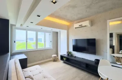 Apartamento reformado com vista definida, ótima localização no Centro Histórico