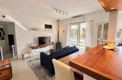 Apartamento reformando, 1 quarto, vaga coberta escriturada - Bairro Camaquã