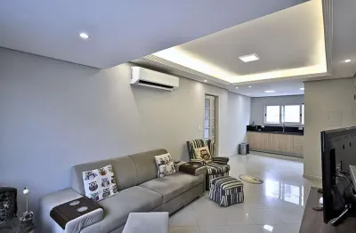 Cobertura Reformada no Jardim Planalto com 3 Vagas e Churrasqueira