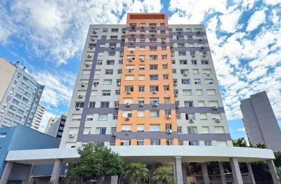 Apartamento de 2 dormitórios e 1 vaga de garagem no Centro Histórico.