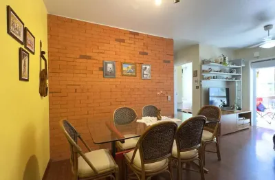 Apartamento 2 dormitórios com sacada e vaga de garagem próximo à PUCRS