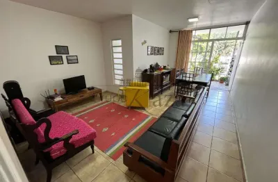 Casa - jacareí  - centro - 3 dormitórios - 129m² - aceita permuta.