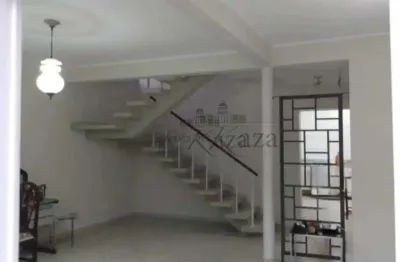 Casa com 3 quartos à venda na Rua Coronel José Monteiro, 782204, Centro, São José dos Campos