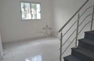 Oportunidade - sobrado em condomínio - residencial vila cambuí - monte castelo - 2 dormitórios - 60m²
