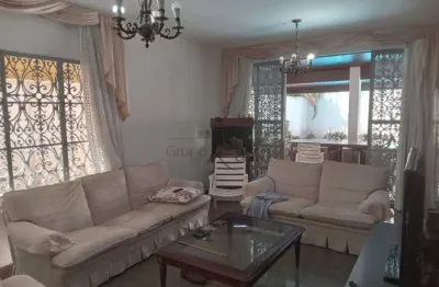 Oportunidade - casa em condomínio - condomínio jardim das colinas - 5 dormitórios - 310m².