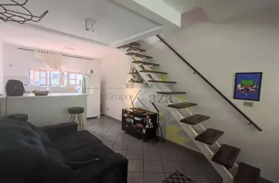 Casa em Condomínio - Vila Ema - Edifício Villa Reggio - 1 Suíte - 50m².