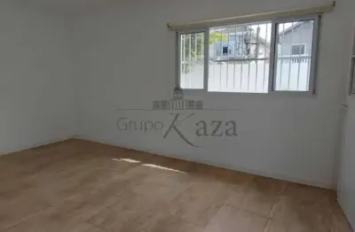 Oportunidade - Casa Térrea - Jardim das Indústrias - 3 Dormitórios - 110m².