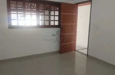 Oportunidade - Casa - Parque Industrial - 3 Dormitórios sendo uma suíte - 131m²
