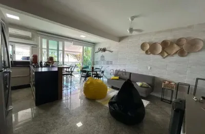 Oportunidade - Apartamento Flat -  Martim de Sá - Condomínio Yatch Club Flat Martin de Sá - 1Dormitório - 55m².