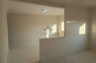 Oportunidade - Casa - Jardim Santa Julia - 2 Dormitórios - 80m².
