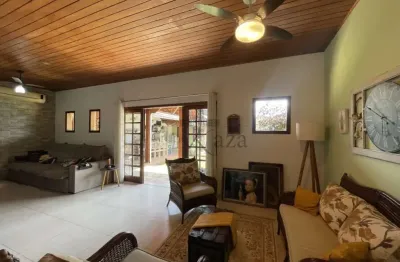 Oportunidade - Casa - Parque Vivamar - Ubatuba - 8 Dormitórios - 291m².