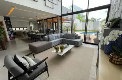 Oportunidade - Casa em Condomínio - Condomínio Residencial Alphaville II - 5 Suítes - 427,60m².