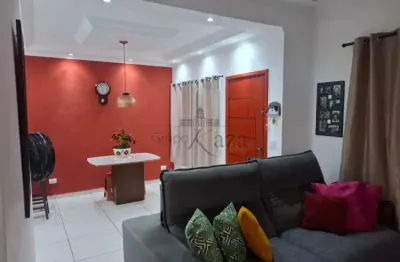 Oportunidade - Casa Sobrado - Vila das Flores - 3 Dormitórios - 150m².