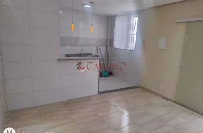 Apartamento com Área Privativa :  / Residencial / Quintino Bocaiúva