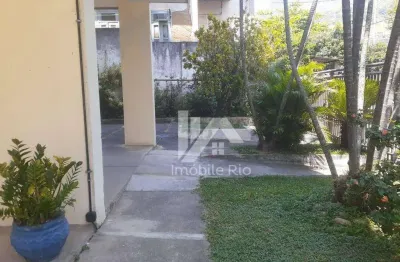 Vendo apartamento 2 quartos 65 m2, vaga na escritura. andarai rj.