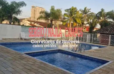 Apartamento em condominio com piscina na martim de sá! 500 metros da praia!