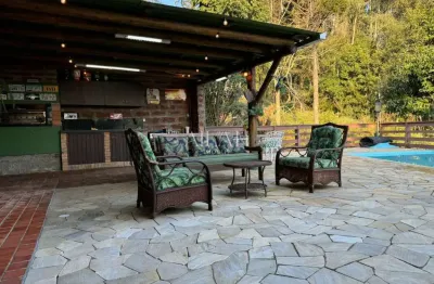 Casa em condomínio mobiliada com piscina e lareira em pedancino, caxias do sul - condomínio parque alvorada