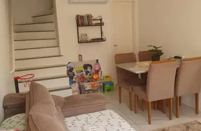 Sobrado em condomínio com churrasqueira e salão de festas no desvio rizzo, caxias do sul.