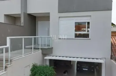 Casa com 3 quartos à venda na Rua Vereador Remo Marcucci, 161, Nossa Senhora da Saúde, Caxias do Sul