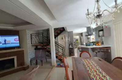 Casa semimobiliada com piscina e lareira no bairro cruzeiro.