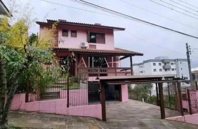 Excelente casa semimobiliada no bairro bela vista, com 251,0 m² e com pátio