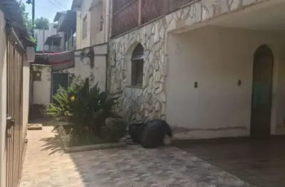 Casa com 4 quartos à venda na rua valdi aleixo cassiano, inconfidentes, contagem por r$ 790.000