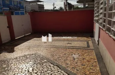Casa principal: 2 quartos, sala, cozinha, copa, 2 banheiros, varanda, área de serviço, gradeada; casa anexa: quarto, sala, cozinha, banheiro; quintal