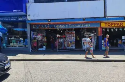 Loja com 03 pavimentos com área total de 250m² no centro santa cruz - rj