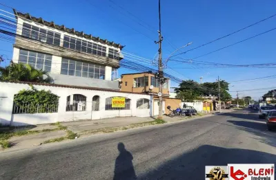 Prédio com 3 pavimentos com rgi em área nobre de santa cruz-rj
