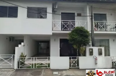 Casa em condomínio fechado com 3 quartos para alugar na Rua General Olímpio, 1460, Santa Cruz, Rio de Janeiro