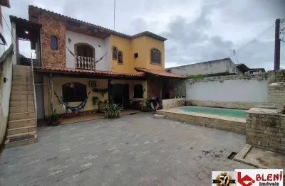 02 casas com piscina em vila residencial em santa cruz - rj