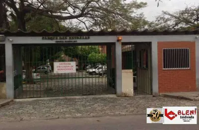 Lindo apartamento 2 quartos reformado, condomínio bem bolado, santa cruz-rj