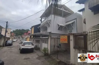 Casa 3 quartos duplex em  vila residencial em santa cruz - rj