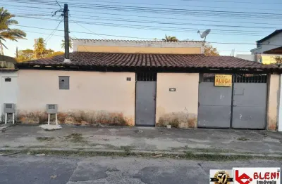 Casa com 2 quartos para alugar na Rua Campeiro Mor, 723, Santa Cruz, Rio de Janeiro
