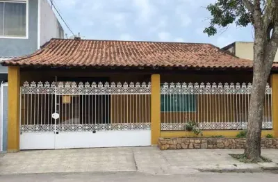 Casa com 3 quartos para alugar na Rua Montreal, 55, Santa Cruz, Rio de Janeiro