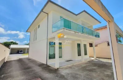 Casa duplex com 4 quartos, terreno inteiro, para venda, no bairro mar e lago, em rio das ostras.
