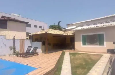 Casa linear com sala e 3 suites no centro de rio das ostras rj